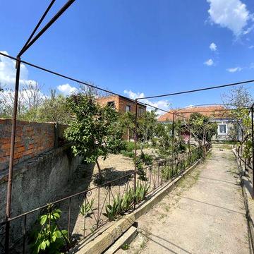 Дом в Варваровке с участком !