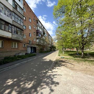 Бюджетна однокімнатна квартира. Поділ. Цегляний будинок
