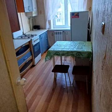 Героїв України вул. (Героїв Сталінграду), 30
