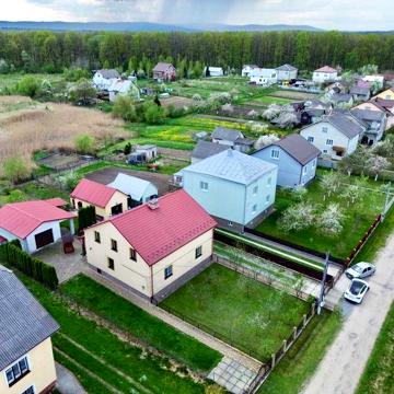 Ексклюзивний будинок на дві сімʼї в передмісті Дрогобича