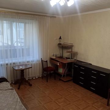 Вільний пров., 6