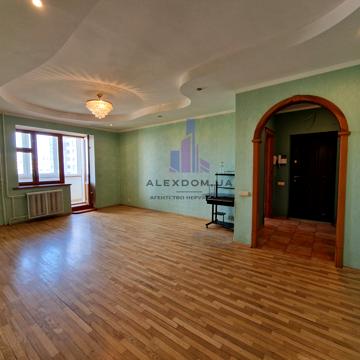 Незалежності бульв. (50 років Жовтня), 17
