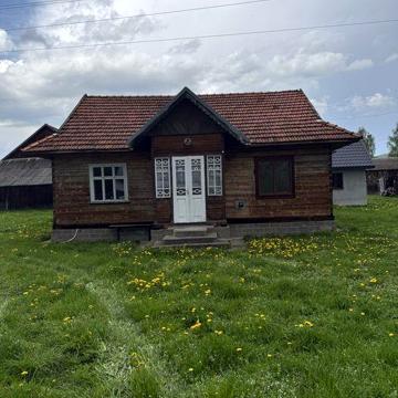 В ПродажіЖитловий Комплекс+ 60 сотих землі Центр Села Середній Березів