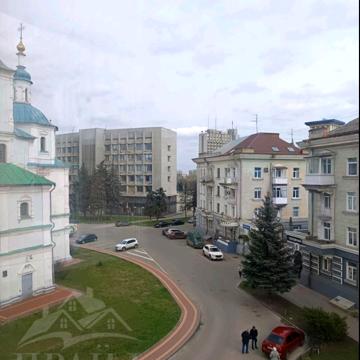 Воскресенська, 30