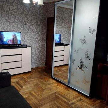 Сдам 2- комнатную квартиру в центре ,р-н Пушкина ,на длительный срок