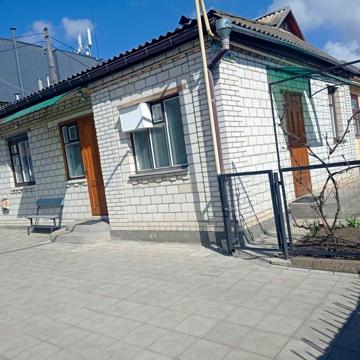 Будинок в смт Тростянець