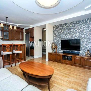 Миколи Бажана просп., 1 м