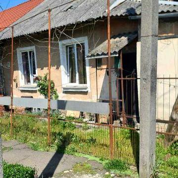 Продається будинок у місті Хуст,вулиця жайворонкова.