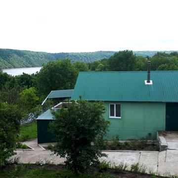 Продам садибу в с. Велика Слобода, 1-й ряд від р. Дністер