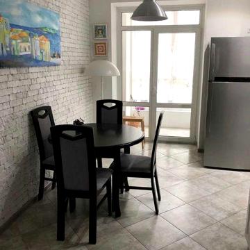 2-х кім. кв. 64 м2 біля "АРСЕНУ" + комора 6 м2. Можна під програми. ЖК Левада 1