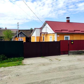 Продається частина будинку 55м2, 2 кімнати, є камін, опалення