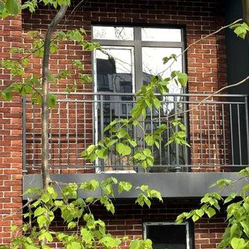 Такнхаус біля парка Незнайко
