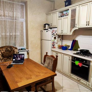 Михайла Вербицького вул., 11