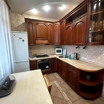 Продам 3 к. кв. 77 кв.м  на П.Поле, пр.Науки,50А. СТАЛИНКА. м.Б.Сад.