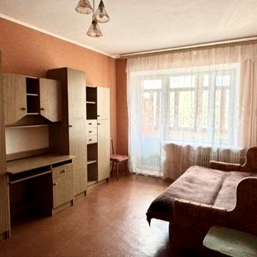 Андрія Мельника вул., 8