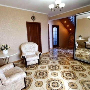 Оренда сучасного, затишного будинку в Полтаві.