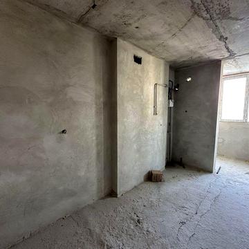 Продаж 2-кімнатної квартири в центрі будинок зданий 76м2
