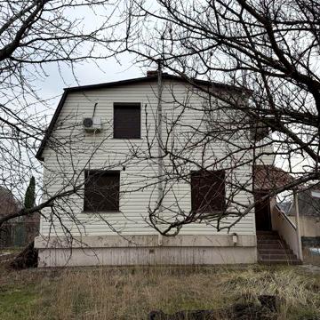 Продам 2-х этажную дачу за городом