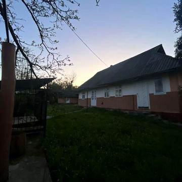 Карпати!Власник! Здам-продам особнячок з зручностями Довгостроково.!