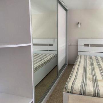 Сдам двухуровневую гостинку м. Защитников Украины