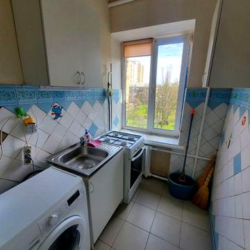 Продається 2 кімнатна квартира Чернігівська/Дарниця