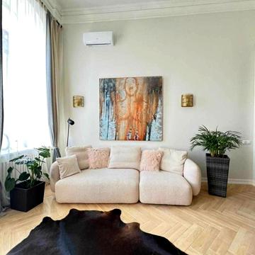 Михайлівська вул., 22А