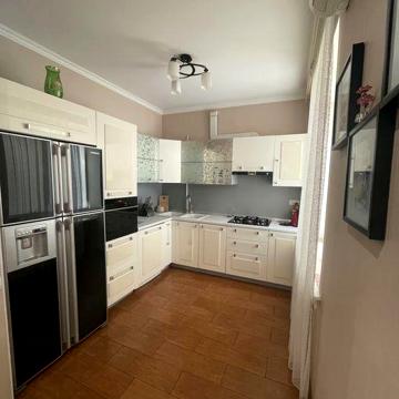 Продам полнометражную квартиру в центре