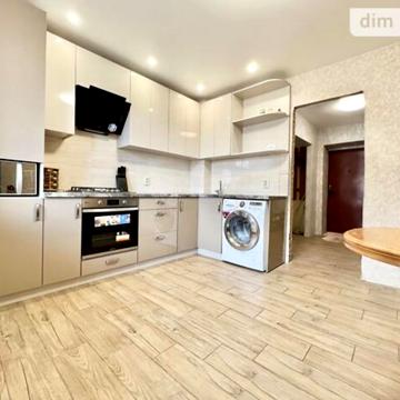 Металургів вул., 32Б