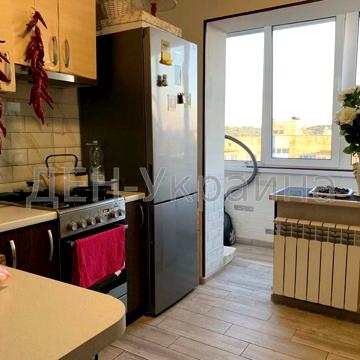 Метро Голосіївська. 3 кімнатна квартира 72 кв.м вул. Васильківська 8