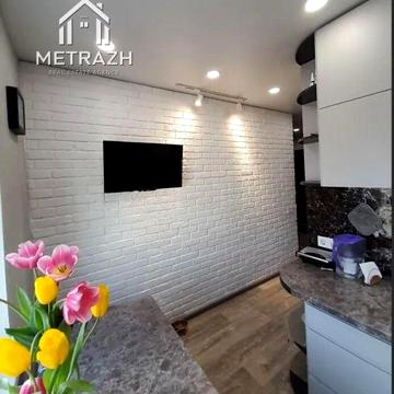 Продам 2к квартру Аерокосмический прспект. Метро. Центр