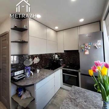 Продам 2к квартру Аерокосмический прспект. Метро. Центр