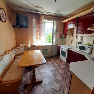 Продам 3х кімнатну чешку/Ф.Караманець/Універмаг/20й квартал/ Ватутіна