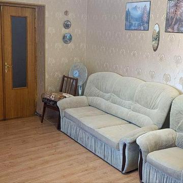 Здам 4-кімнатну квартиру в центрі