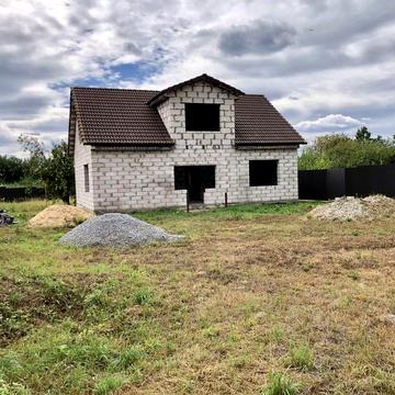 Будинок 160кв.м. + 10сот з комунікаціями