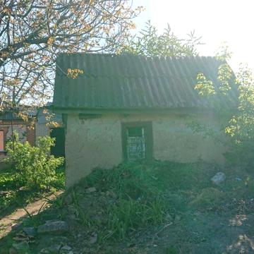 Здається півбудинка