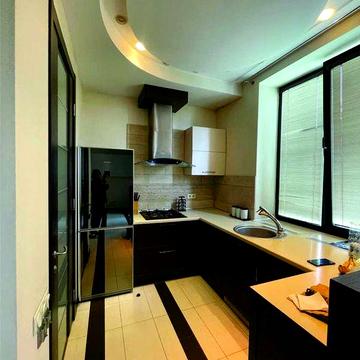 Продам 2 кімнатну квартиру в Центрі, проспект Героїв Харкова.