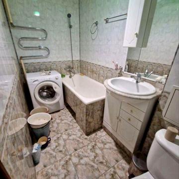 Сдам 2 ком квартиру Александровский р-н  ул. Почтовая