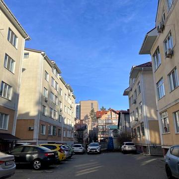 Продаж 2к Квартира Літературна (Чехова) вулиця