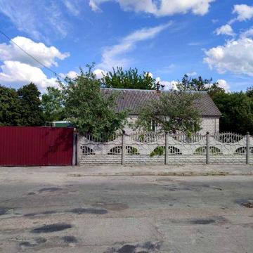 Продам будинок місто Звягель. Або обмін на 3 квартиру