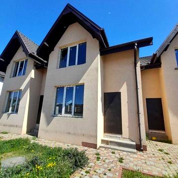 Таунхаус в Гатному площею 80м² і ділянкою 1.5 сотки