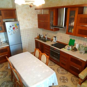 Миколи Лаврухіна вул., 6