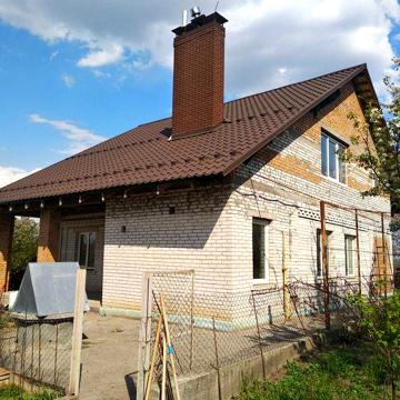 Цегляний будинок з підвалом