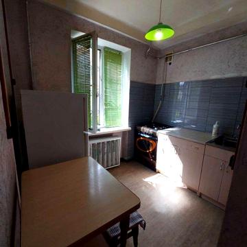 вул.Ружинська, 15хв. до метро "Нивки" або "Сирець", тихий зелений двір