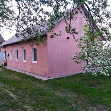 Компактний теплий будинок в селі Барахти