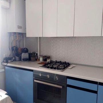 Продам 2 кімнатну квартиру в Узині центр АО цегляний будинок