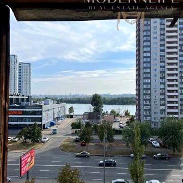 Продаж 2к квартири вул. Героїв полку Азов 13 (Маршала Малиновського)