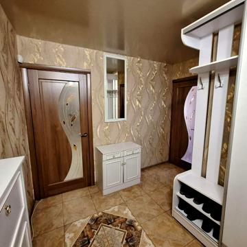 Олександра Поля просп. (Кірова), 76
