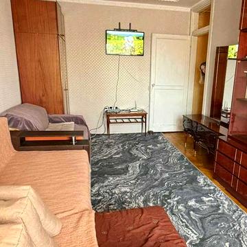 В продажі 2 к квартира роздільні кімнати Каденюка, м Палац Спорта