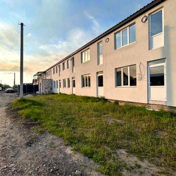 Сучасні таунхауси в затишному районі