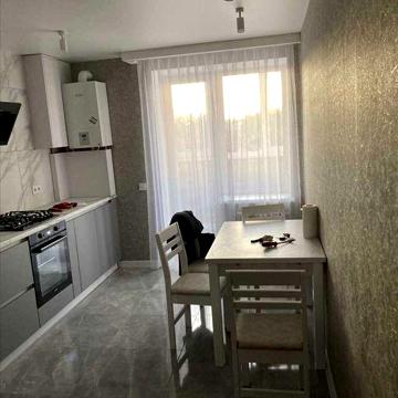 Стильна квартира в центрі (новобудова на Монастирській 11)